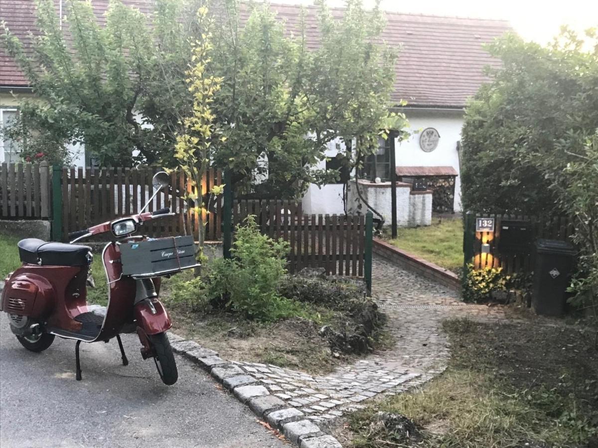 Landhaus Nitsch Apartment Prinzendorf an Der Zaya Exterior photo