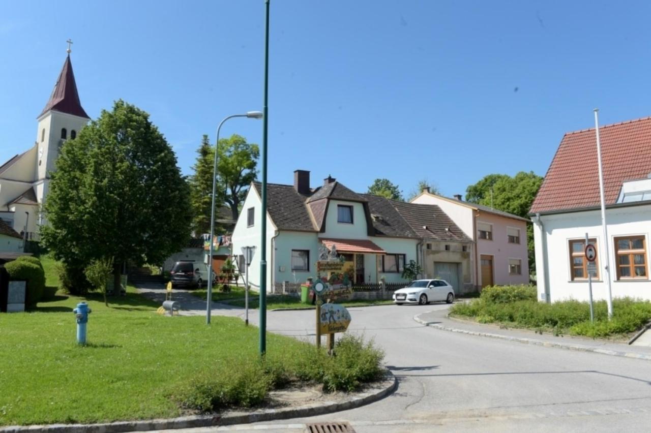 Landhaus Nitsch Apartment Prinzendorf an Der Zaya Exterior photo